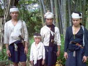  Pakaian  adat  tradisional daerah banten  fiana1